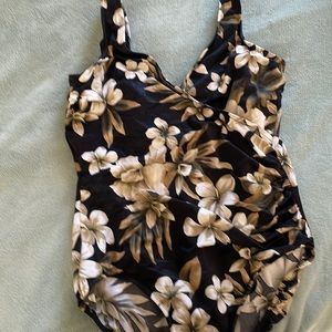 Ladies Miraclesuit swimsuit, size 16W.